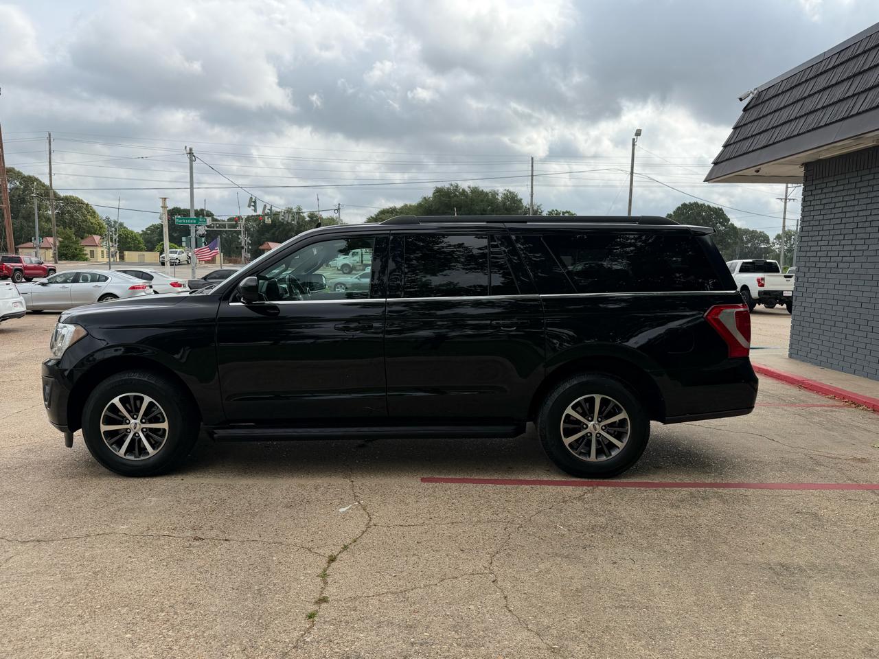 Ford Expedition 119" XLT 2021