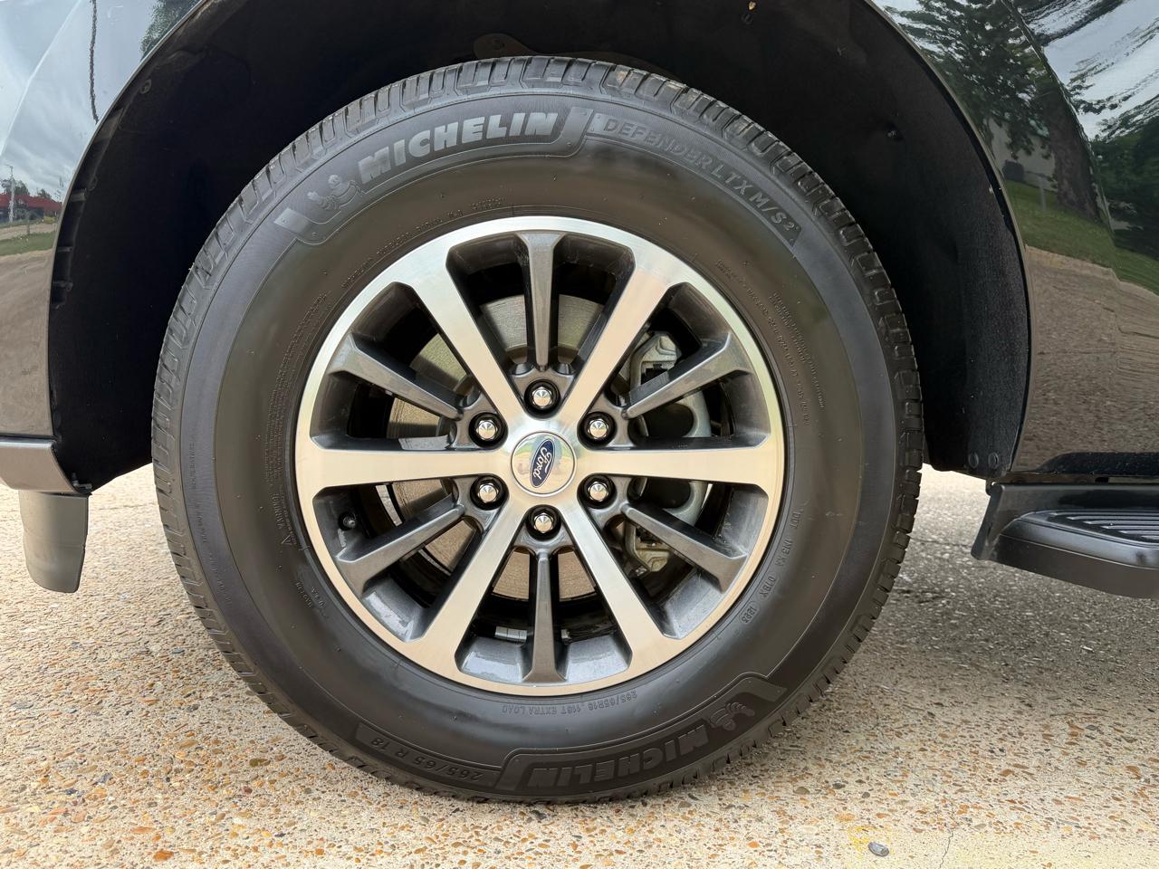Ford Expedition 119" XLT 2021