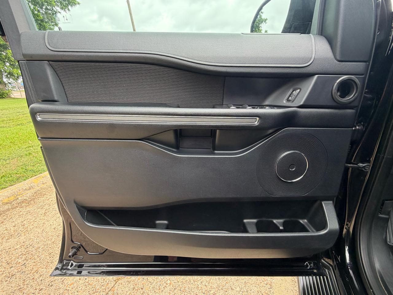 Ford Expedition 119" XLT 2021