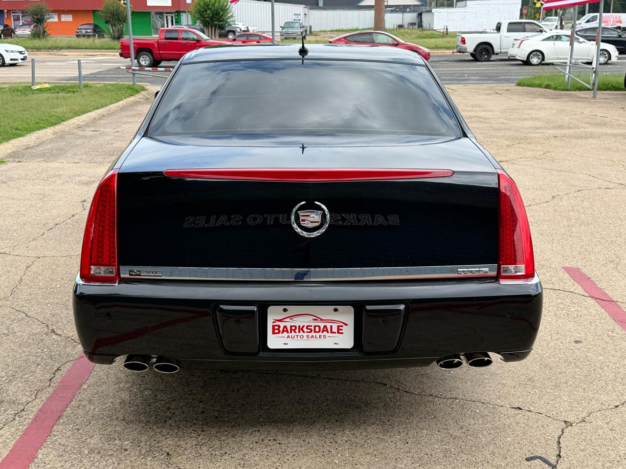 Cadillac DTS 4dr Sdn V8 2006