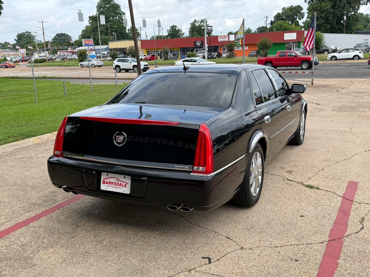 Cadillac DTS 4dr Sdn V8 2006