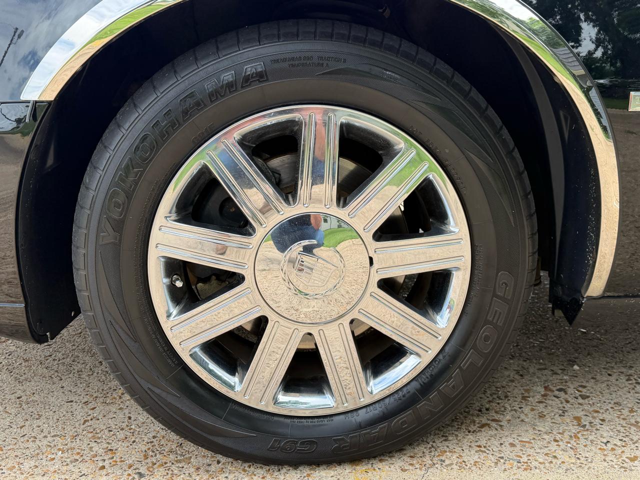 Cadillac DTS 4dr Sdn V8 2006