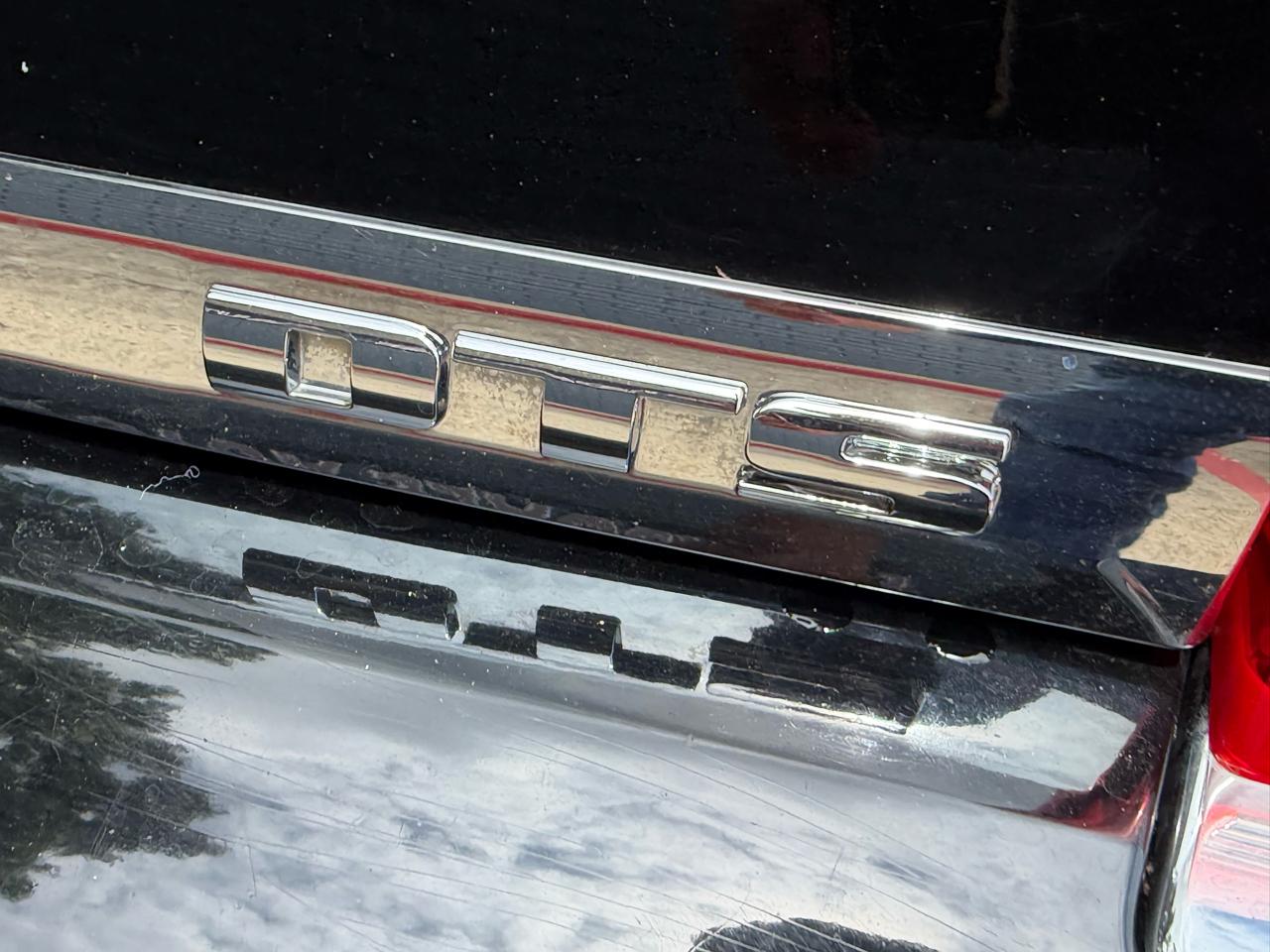 Cadillac DTS 4dr Sdn V8 2006