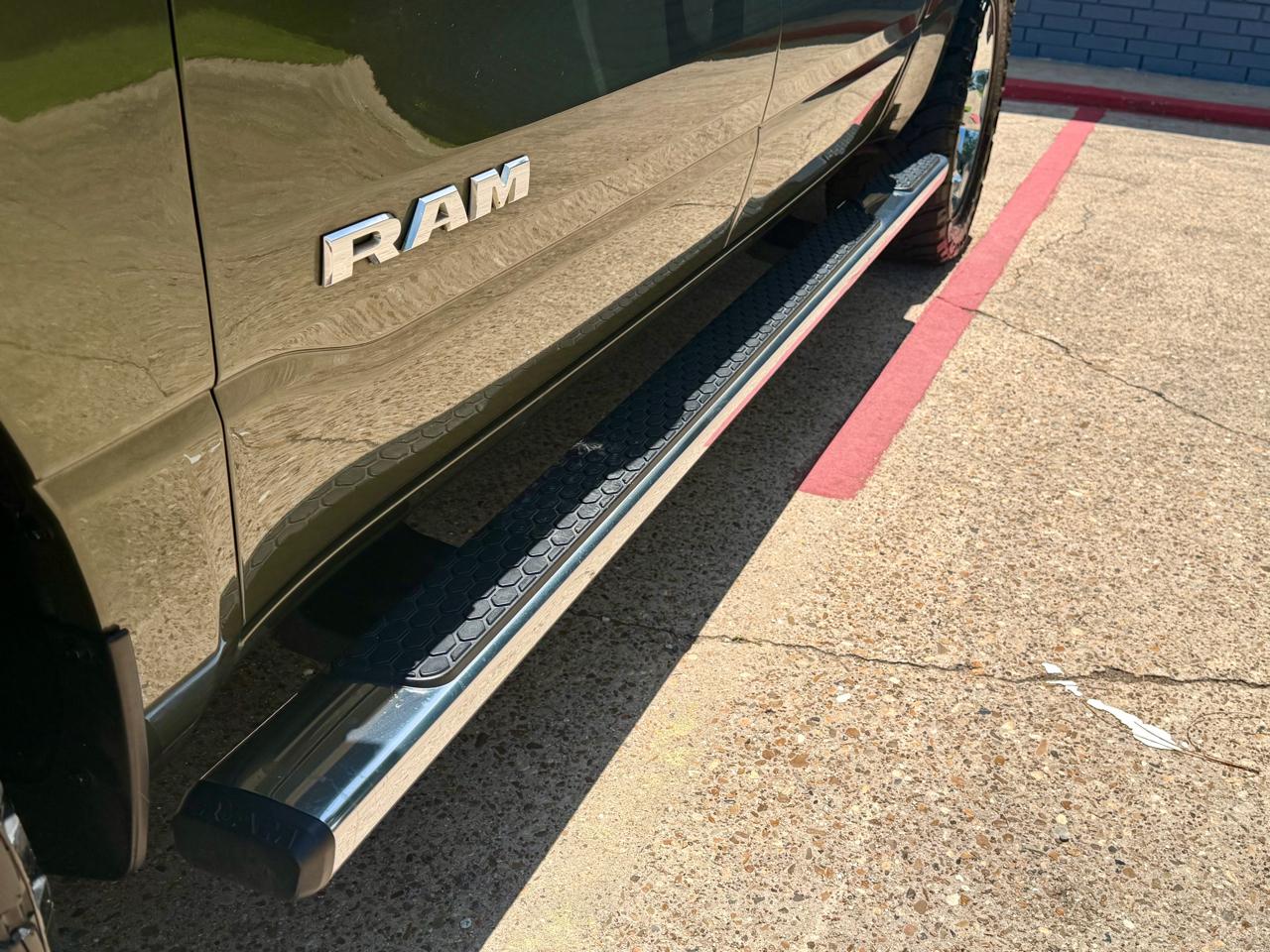 RAM 1500 4WD Crew Cab 140.5" Big Horn 2020