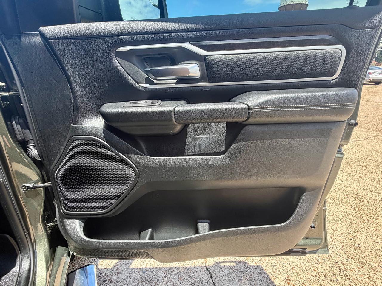 RAM 1500 4WD Crew Cab 140.5" Big Horn 2020