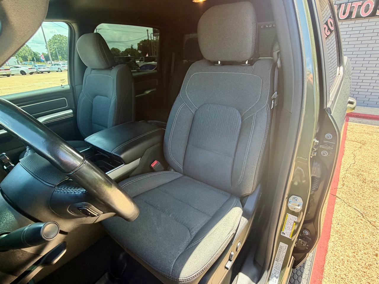 RAM 1500 4WD Crew Cab 140.5" Big Horn 2020