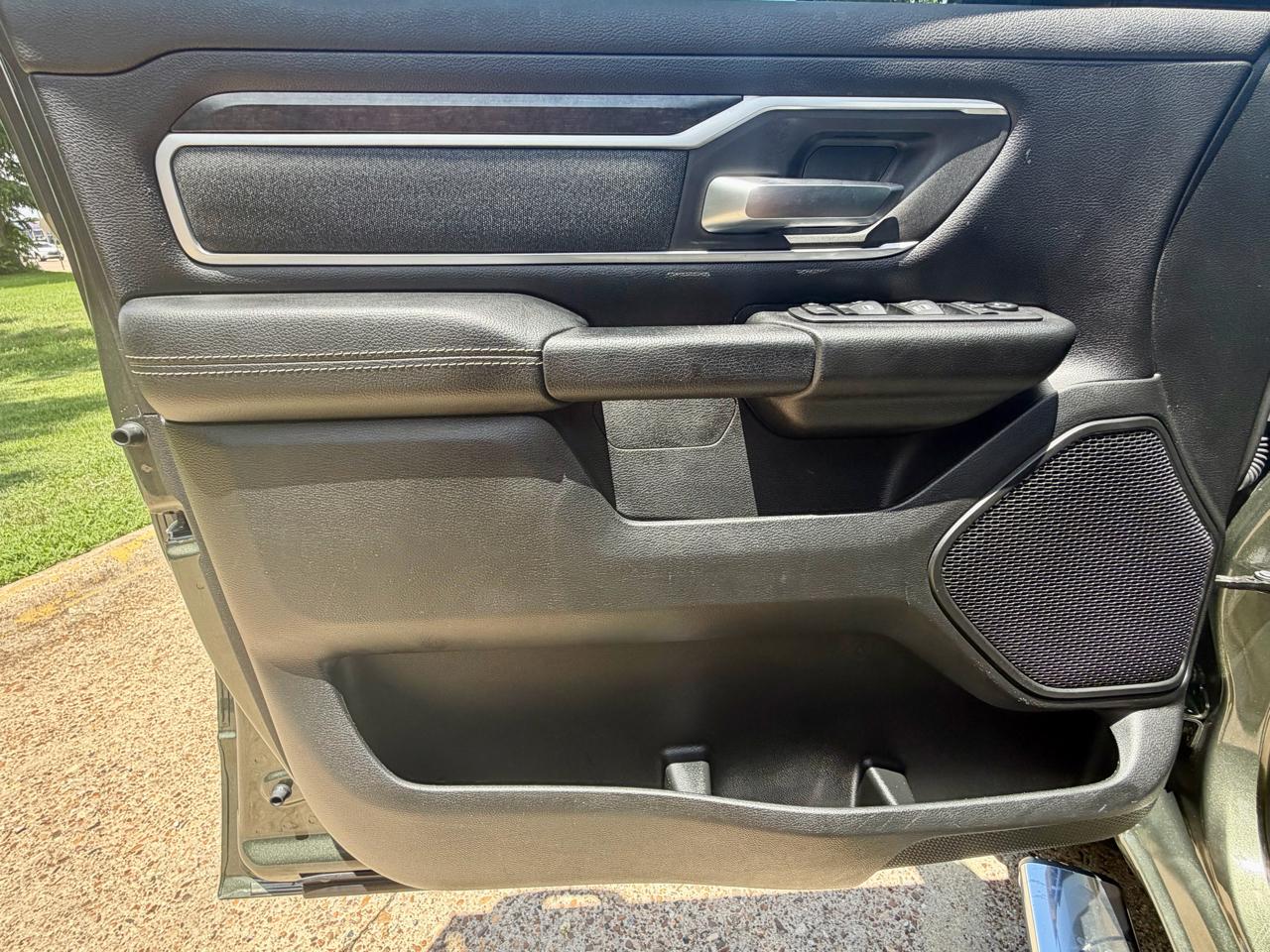 RAM 1500 4WD Crew Cab 140.5" Big Horn 2020