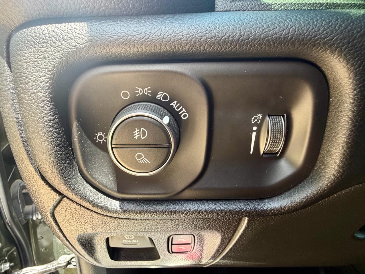 RAM 1500 4WD Crew Cab 140.5" Big Horn 2020