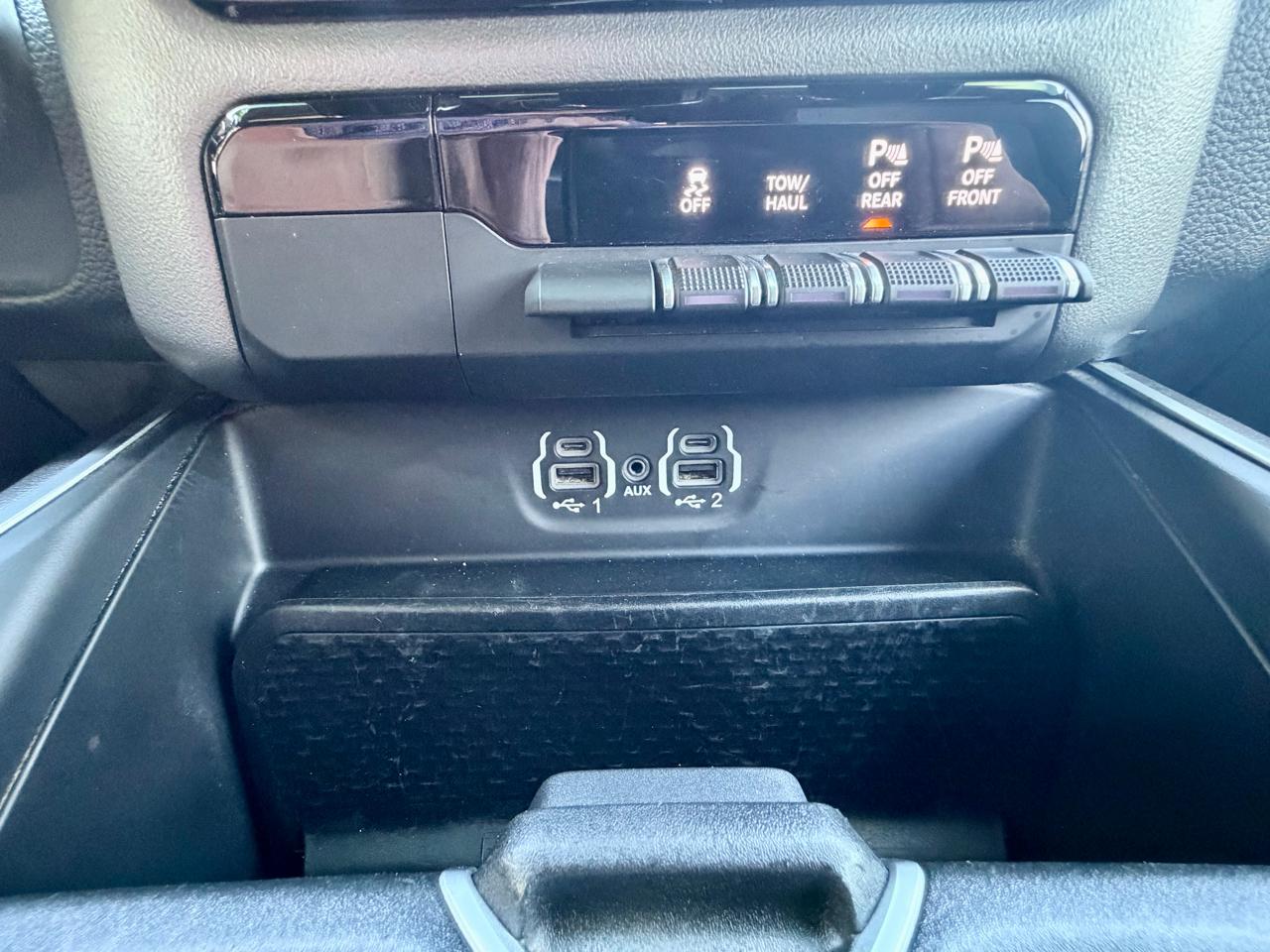 RAM 1500 4WD Crew Cab 140.5" Big Horn 2020