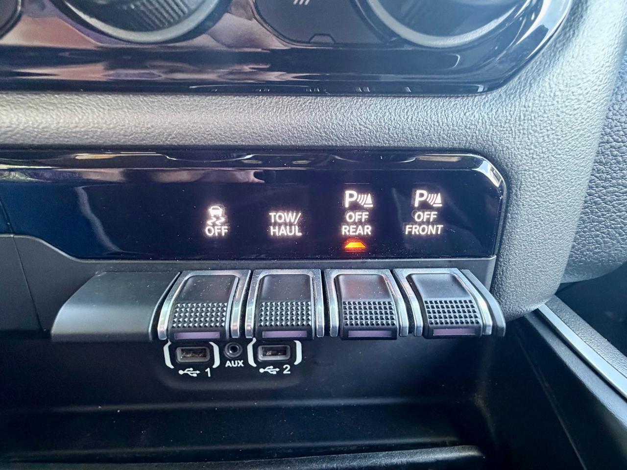 RAM 1500 4WD Crew Cab 140.5" Big Horn 2020