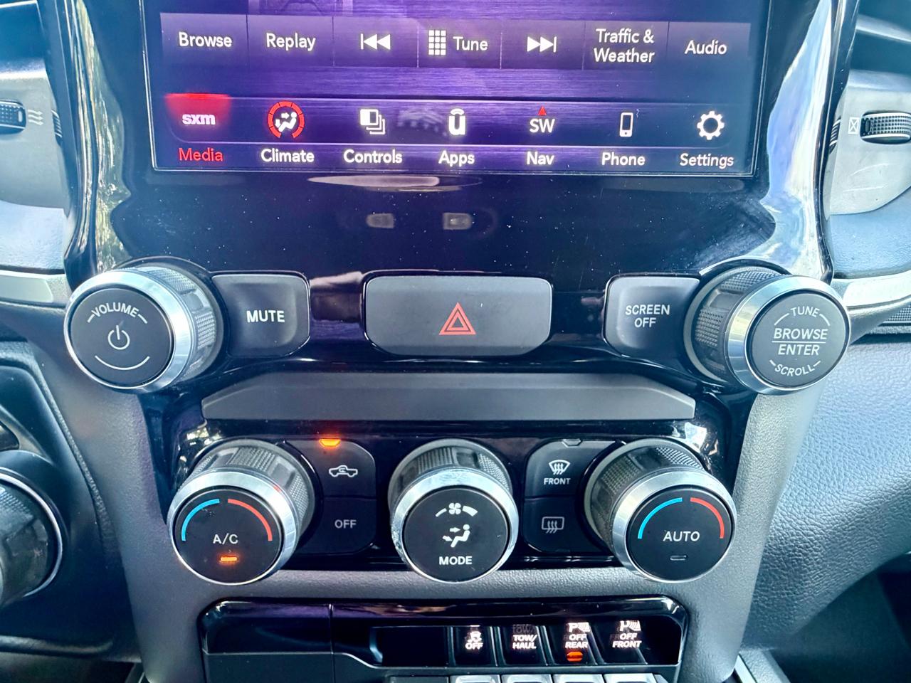 RAM 1500 4WD Crew Cab 140.5" Big Horn 2020