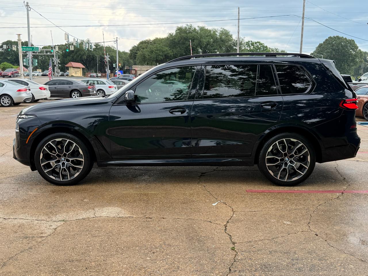 BMW X7 xDrive40i Sports Activity Vehicle 2023