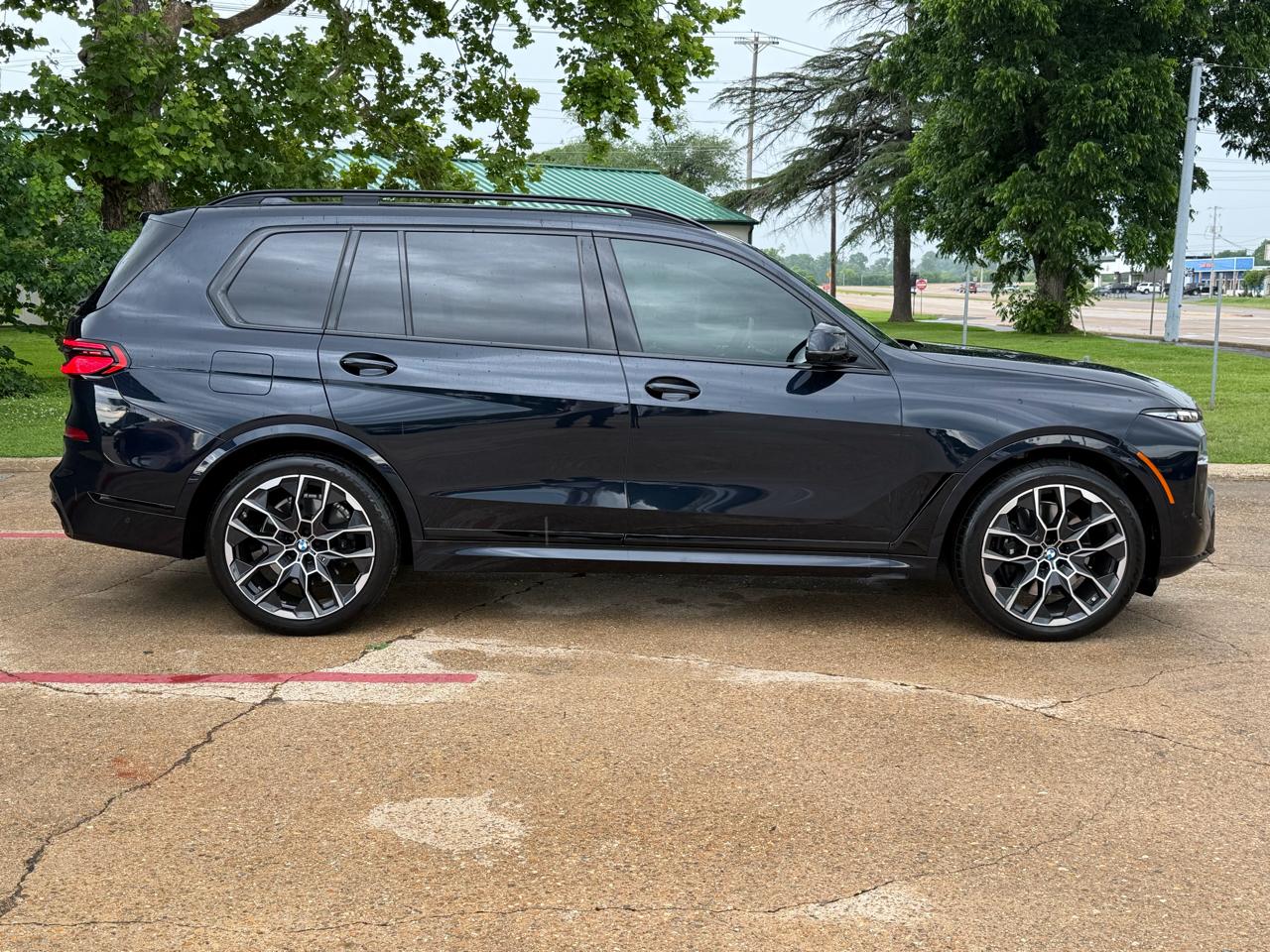BMW X7 xDrive40i Sports Activity Vehicle 2023