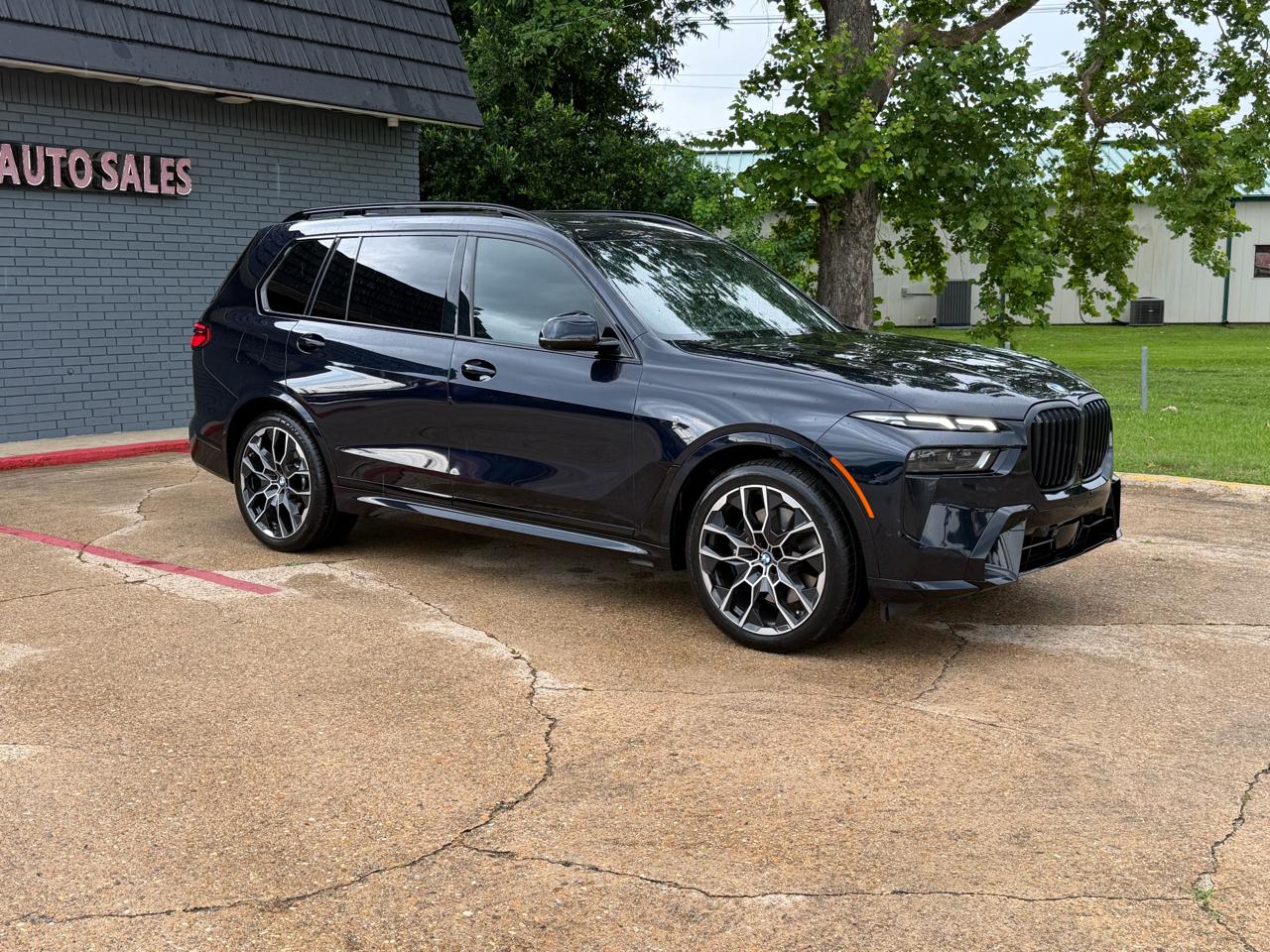 BMW X7 xDrive40i Sports Activity Vehicle 2023