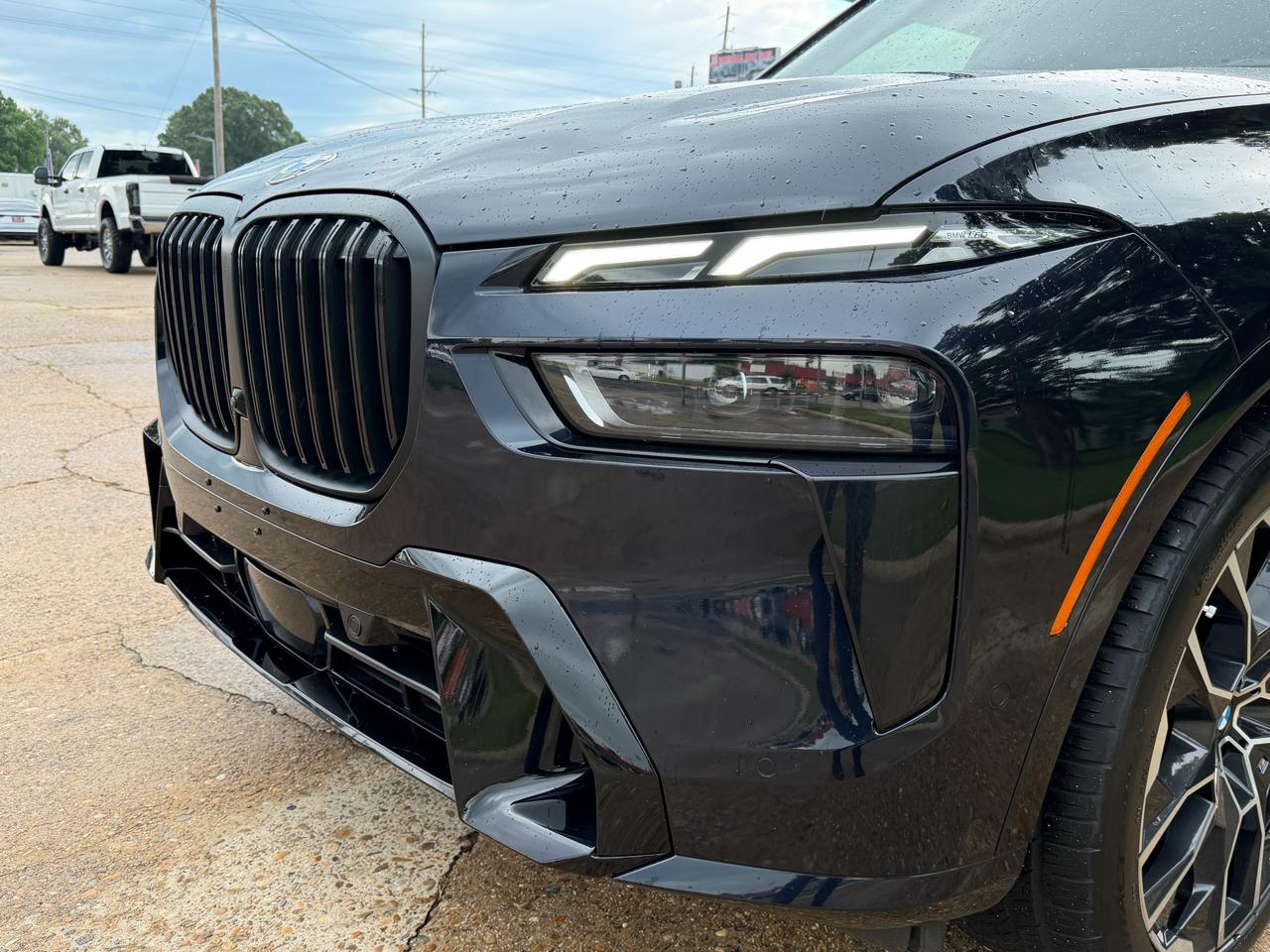 BMW X7 xDrive40i Sports Activity Vehicle 2023