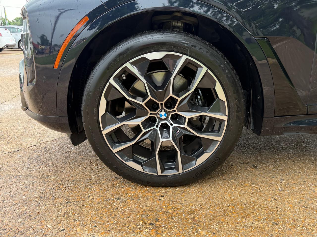 BMW X7 xDrive40i Sports Activity Vehicle 2023