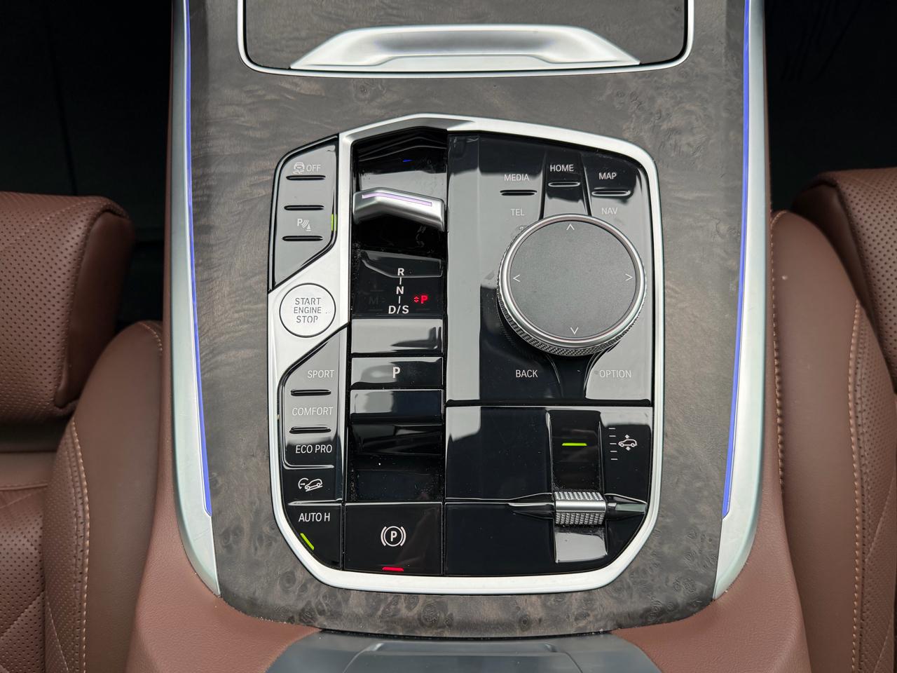 BMW X7 xDrive40i Sports Activity Vehicle 2023