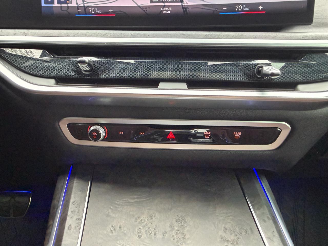 BMW X7 xDrive40i Sports Activity Vehicle 2023