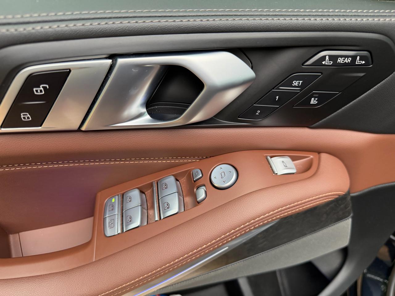 BMW X7 xDrive40i Sports Activity Vehicle 2023