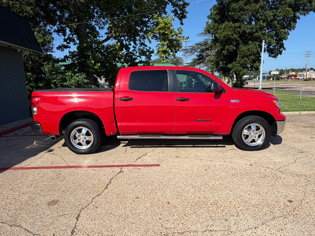 Toyota Tundra Base CrewMax 5.7L 2WD 2009