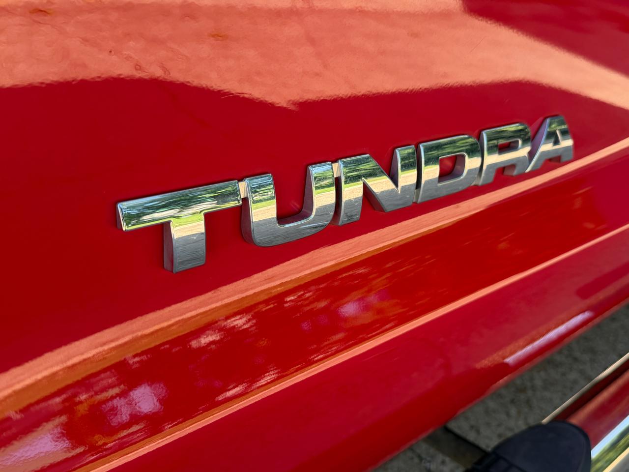 Toyota Tundra Base CrewMax 5.7L 2WD 2009