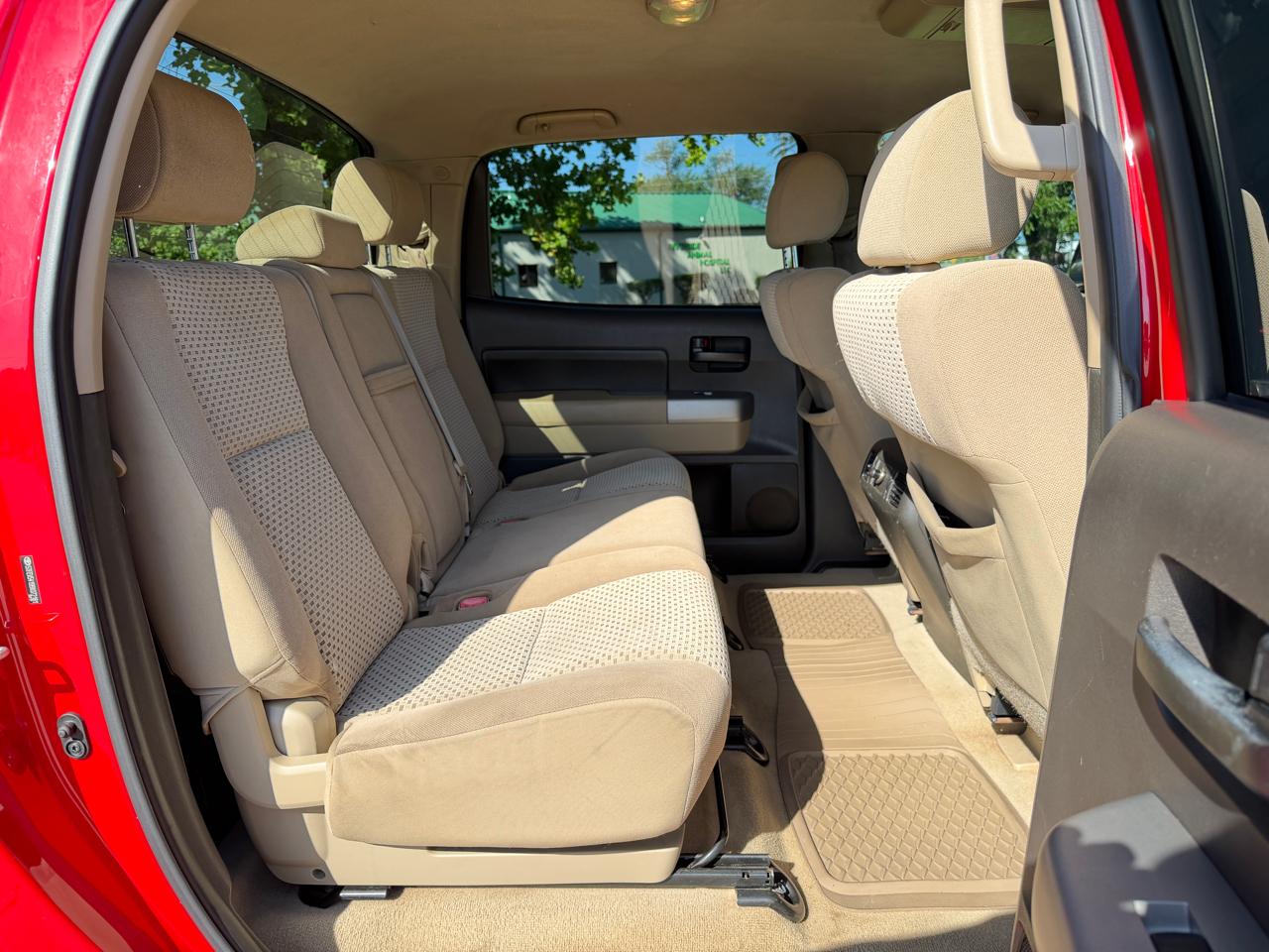 Toyota Tundra Base CrewMax 5.7L 2WD 2009