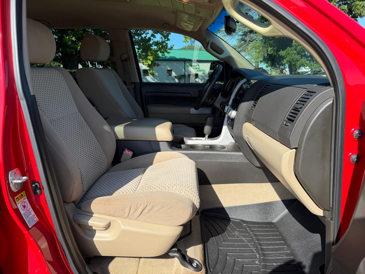Toyota Tundra Base CrewMax 5.7L 2WD 2009