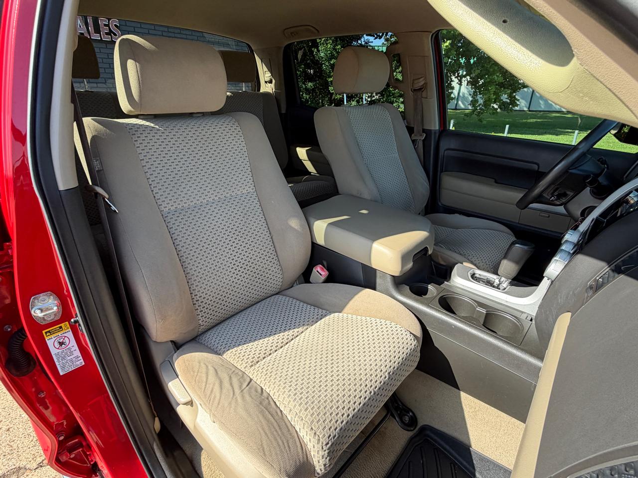 Toyota Tundra Base CrewMax 5.7L 2WD 2009