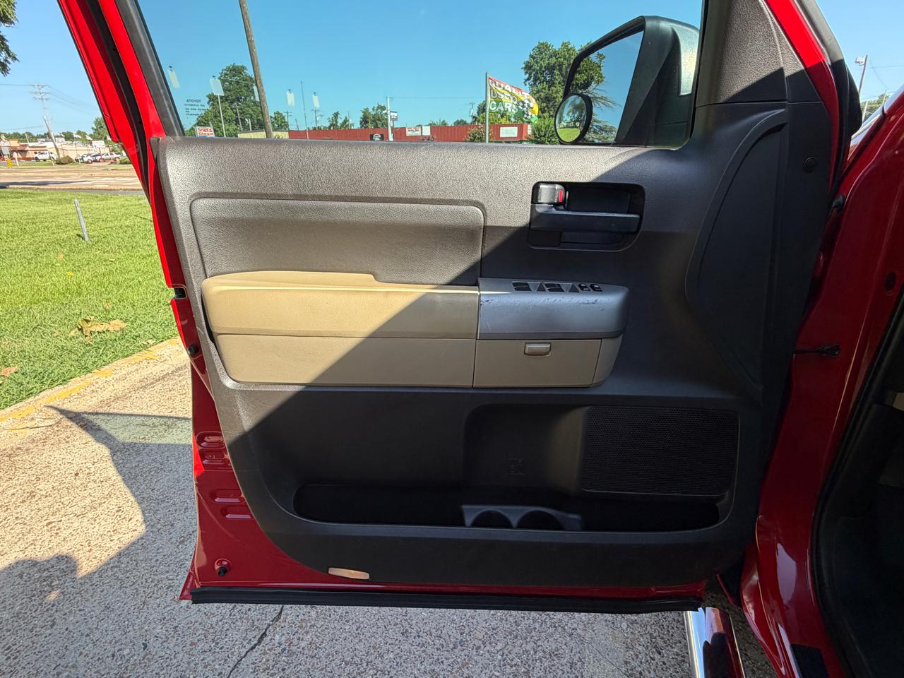 Toyota Tundra Base CrewMax 5.7L 2WD 2009