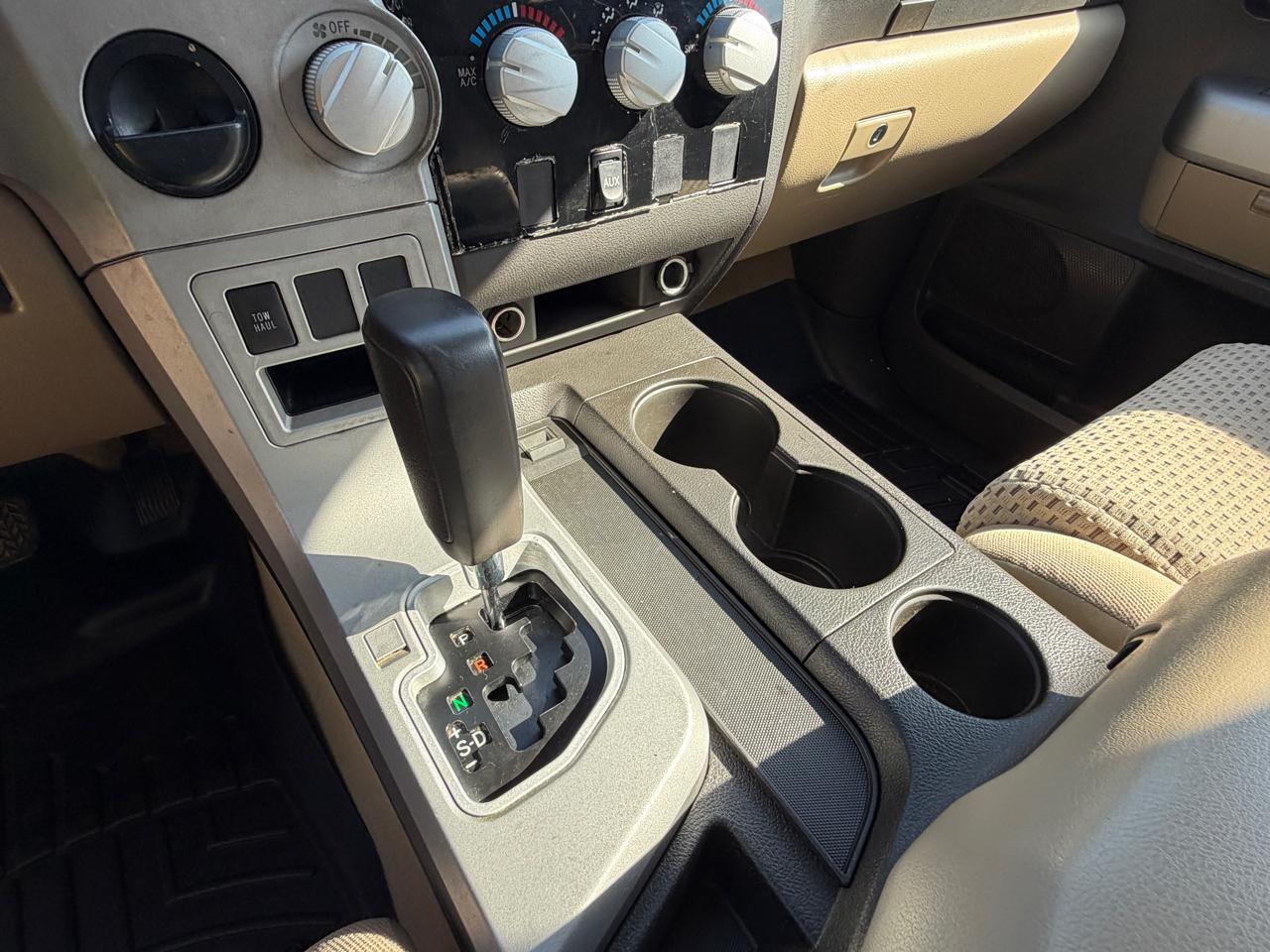 Toyota Tundra Base CrewMax 5.7L 2WD 2009