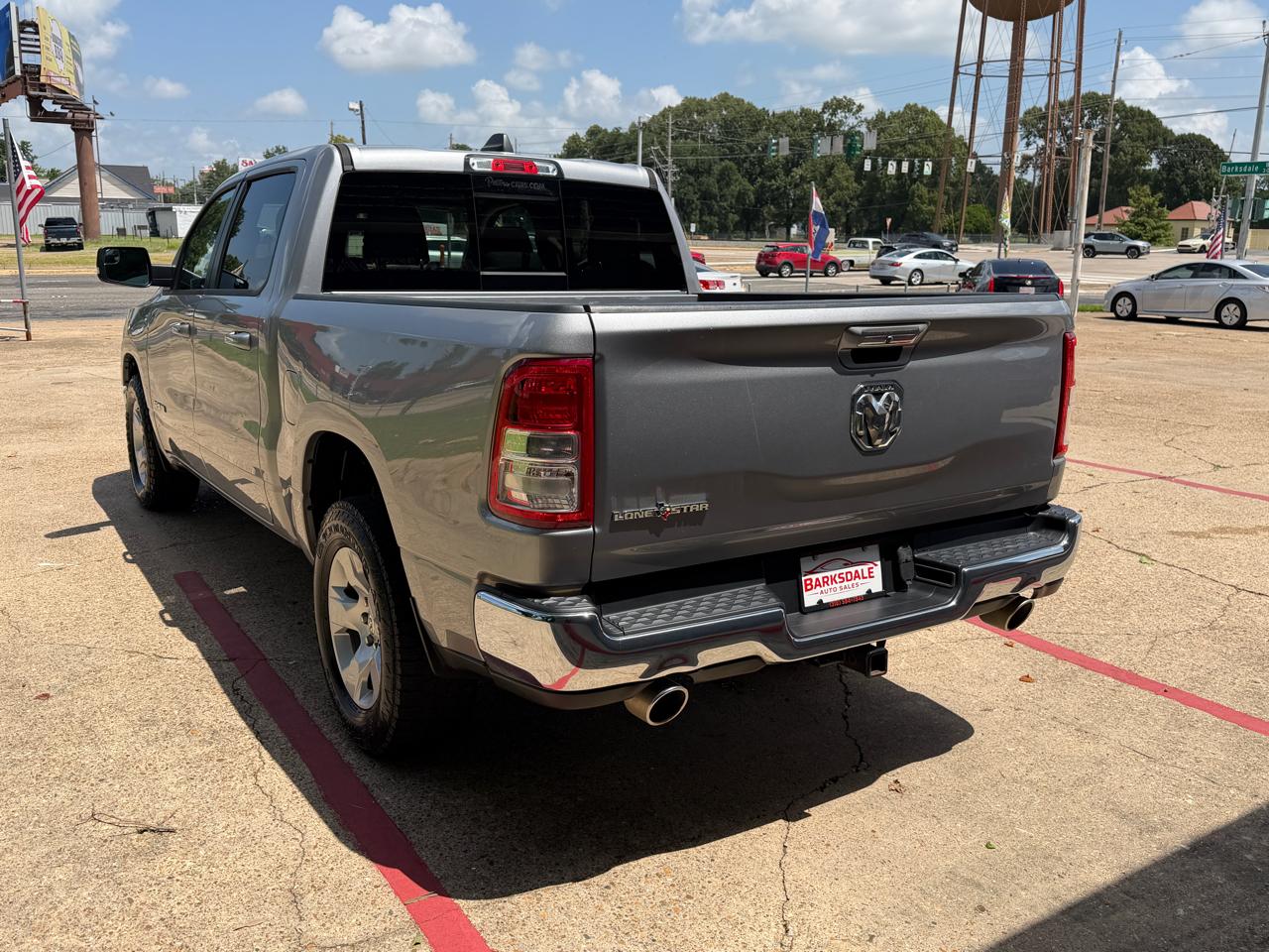 RAM 1500 2WD Crew Cab 140.5" Lone Star 2020