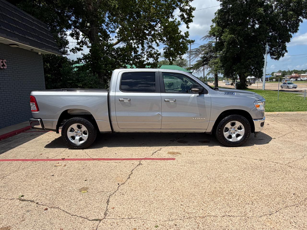 RAM 1500 2WD Crew Cab 140.5" Lone Star 2020