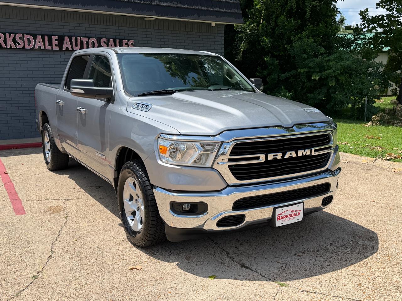 RAM 1500 2WD Crew Cab 140.5" Lone Star 2020