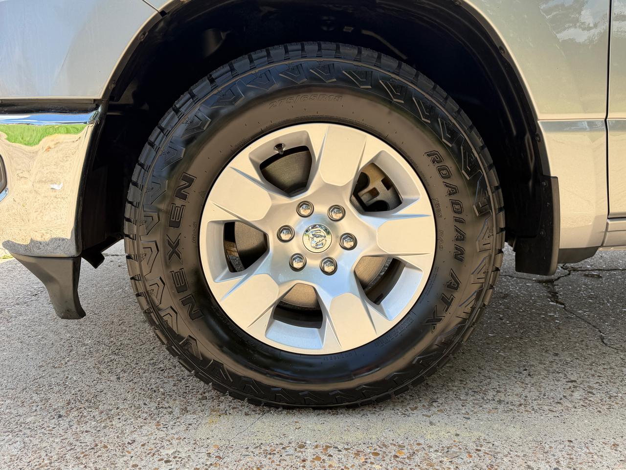 RAM 1500 2WD Crew Cab 140.5" Lone Star 2020