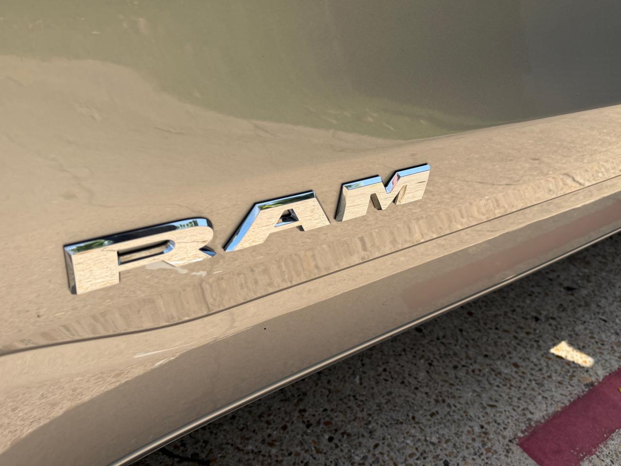 RAM 1500 2WD Crew Cab 140.5" Lone Star 2020
