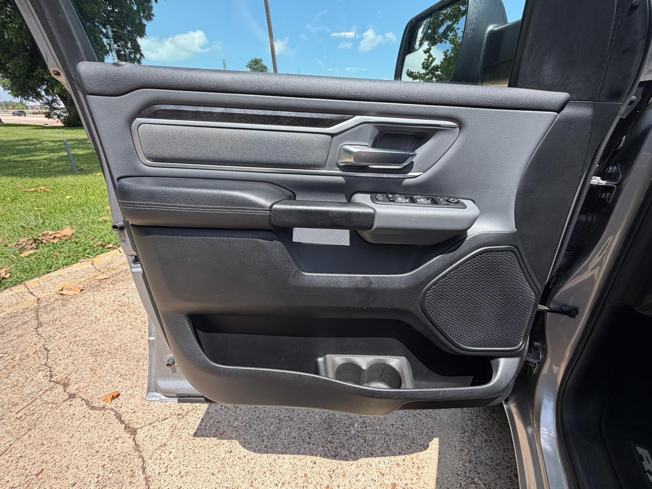 RAM 1500 2WD Crew Cab 140.5" Lone Star 2020