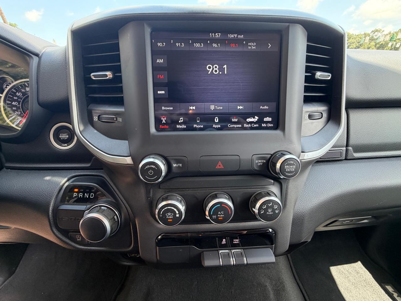 RAM 1500 2WD Crew Cab 140.5" Lone Star 2020