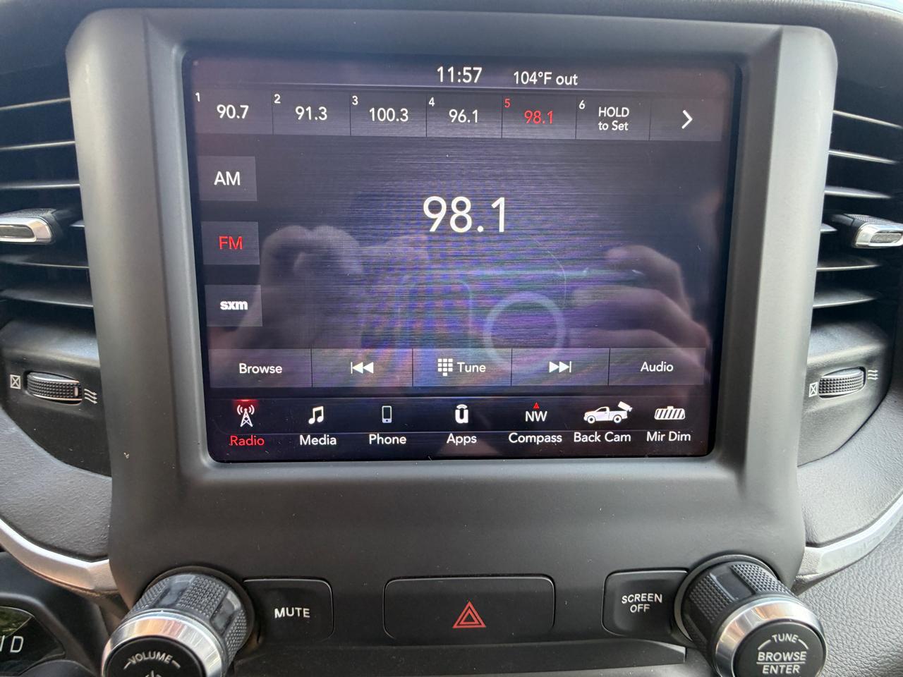 RAM 1500 2WD Crew Cab 140.5" Lone Star 2020