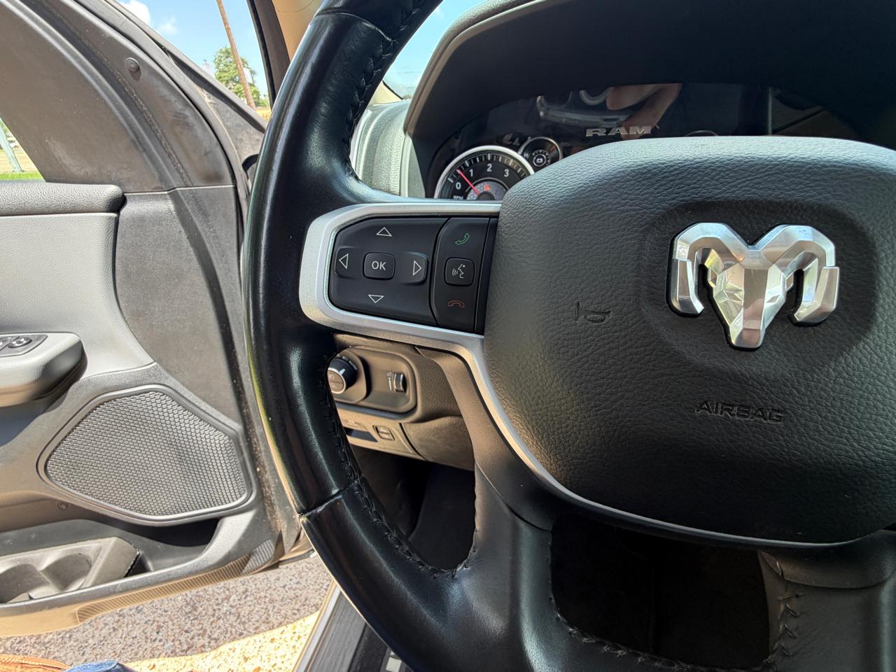 RAM 1500 2WD Crew Cab 140.5" Lone Star 2020