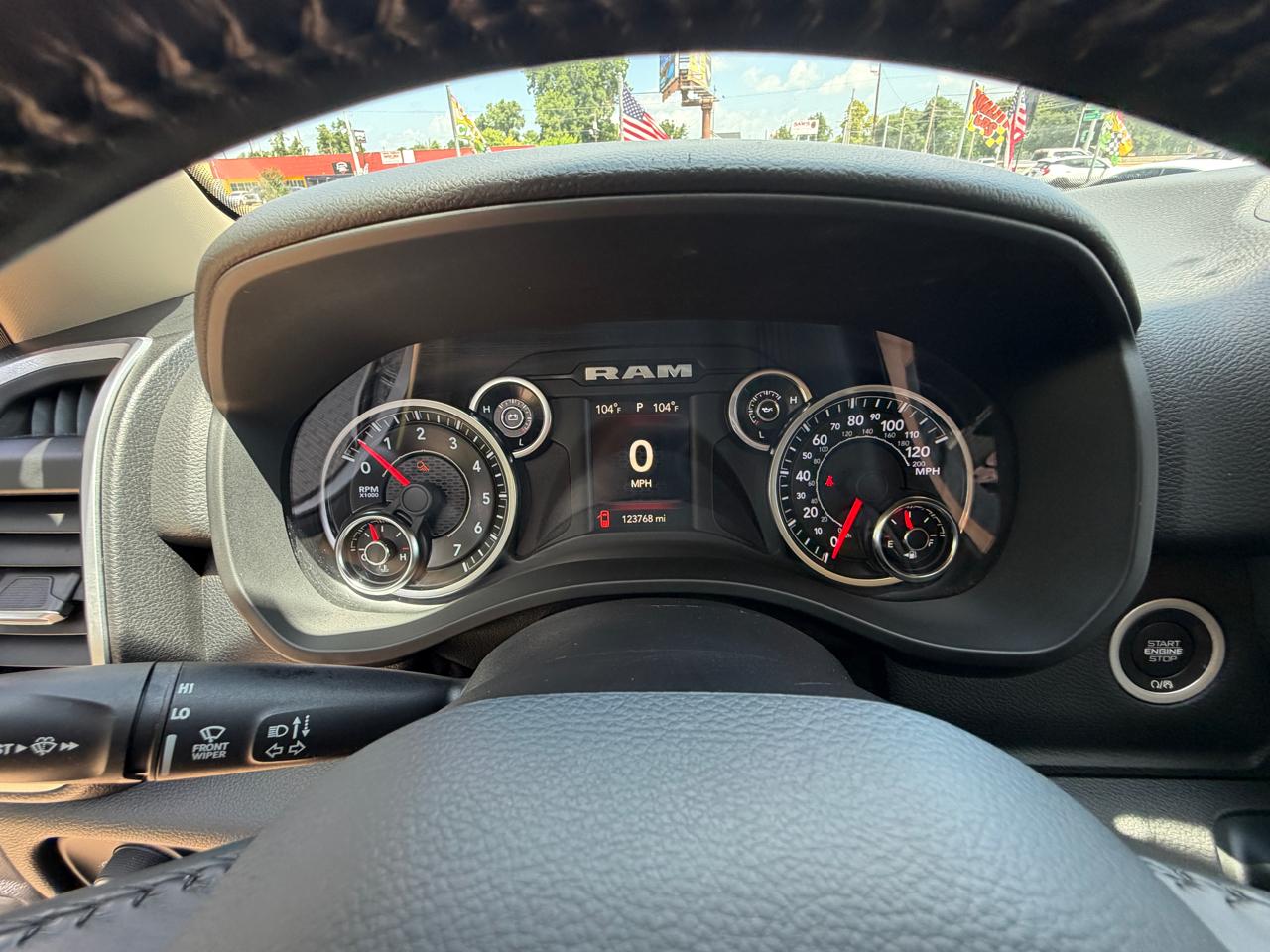 RAM 1500 2WD Crew Cab 140.5" Lone Star 2020