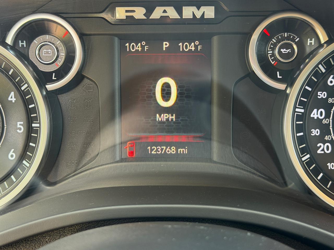 RAM 1500 2WD Crew Cab 140.5" Lone Star 2020