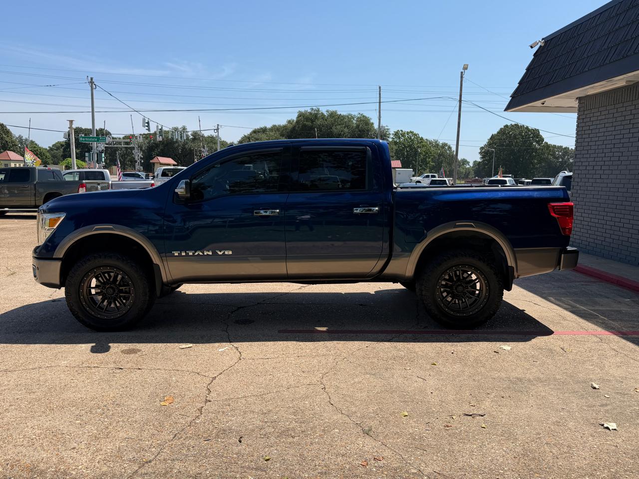 Nissan Titan 4x4 Crew Cab Platinum Reserve 2019