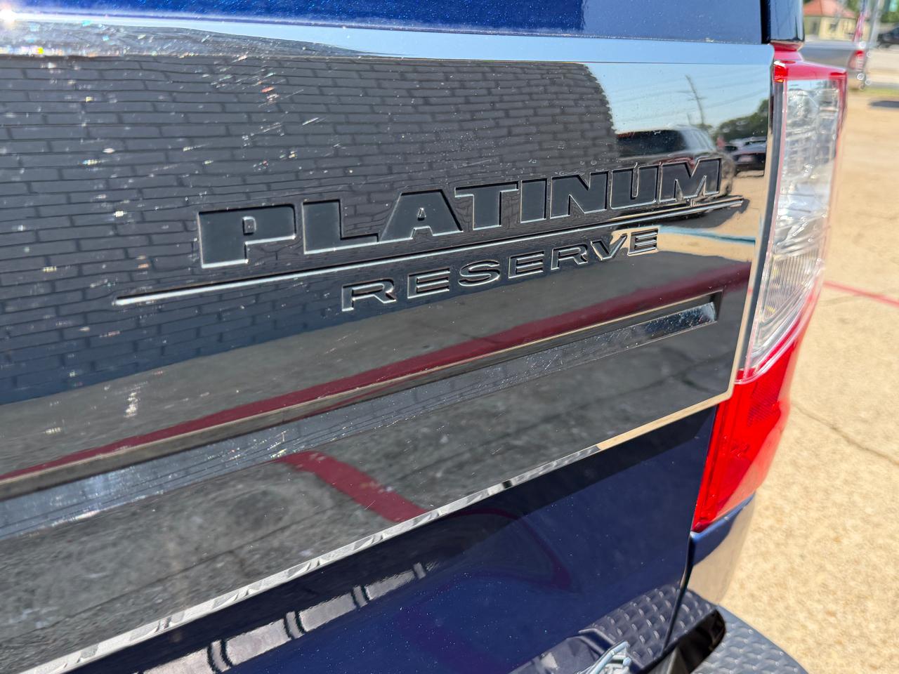 Nissan Titan 4x4 Crew Cab Platinum Reserve 2019