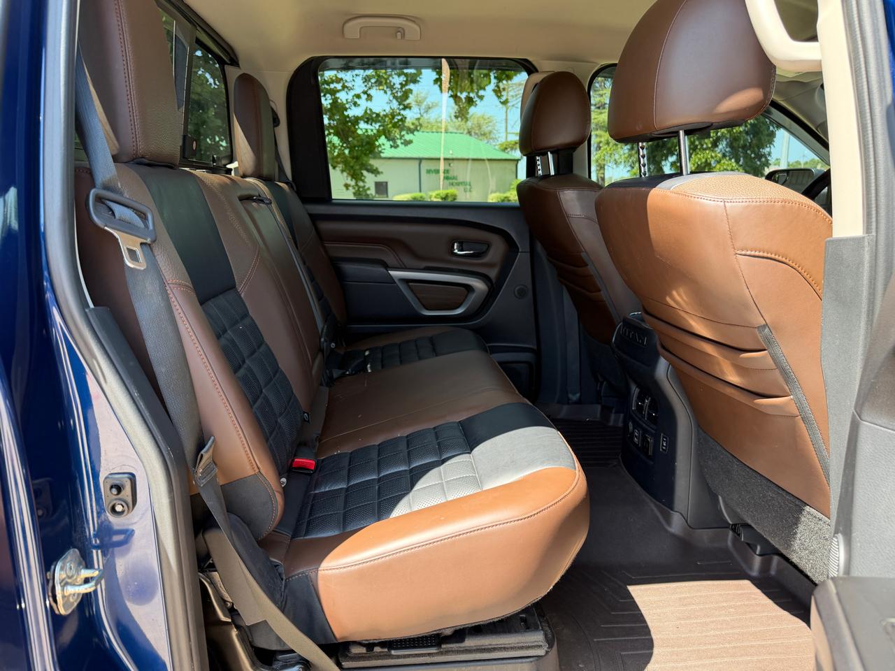 Nissan Titan 4x4 Crew Cab Platinum Reserve 2019