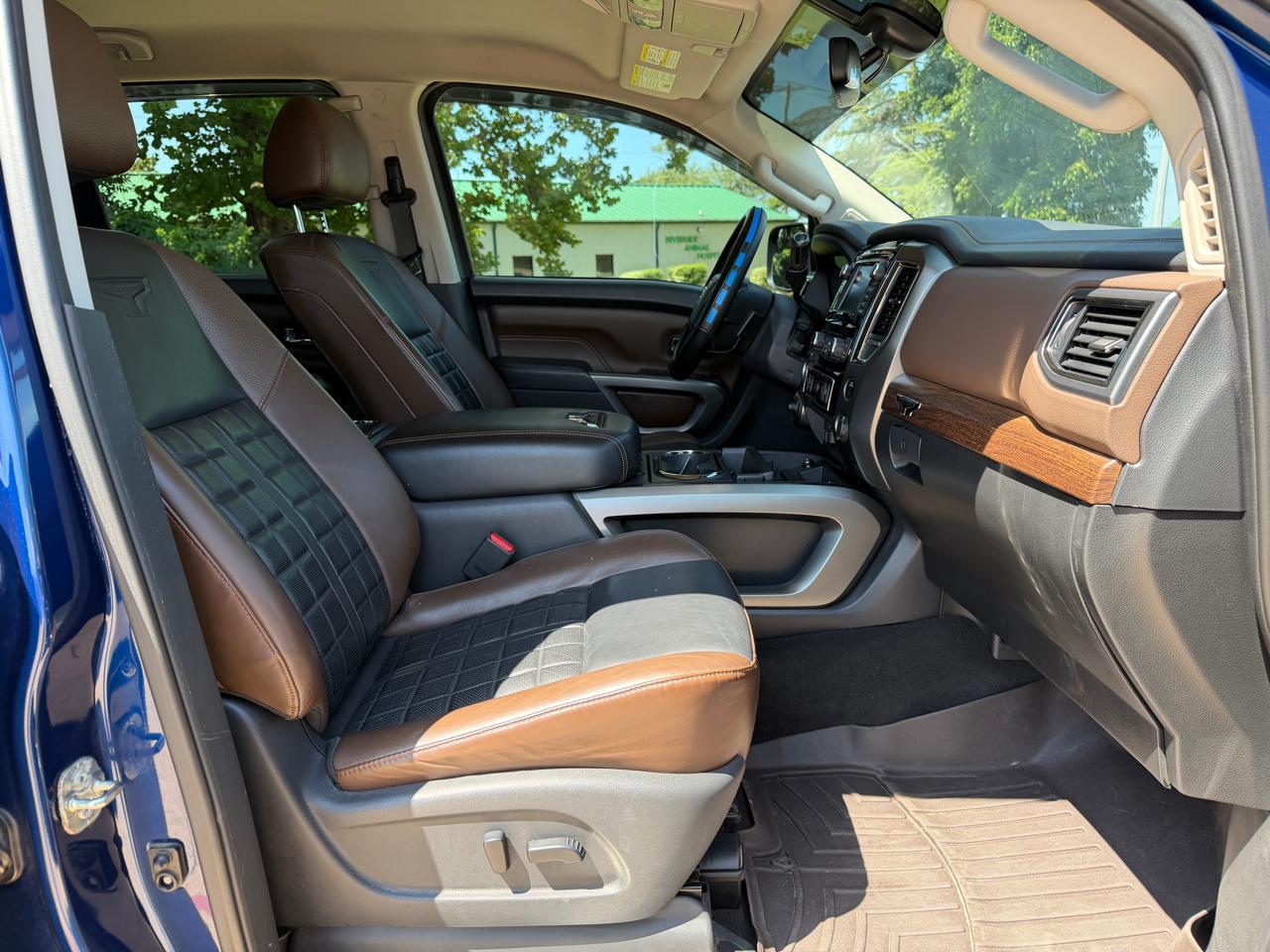 Nissan Titan 4x4 Crew Cab Platinum Reserve 2019