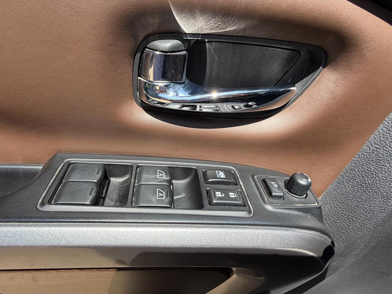 Nissan Titan 4x4 Crew Cab Platinum Reserve 2019