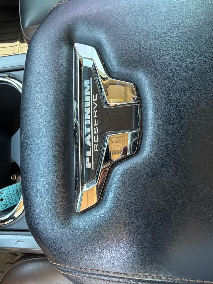 Nissan Titan 4x4 Crew Cab Platinum Reserve 2019