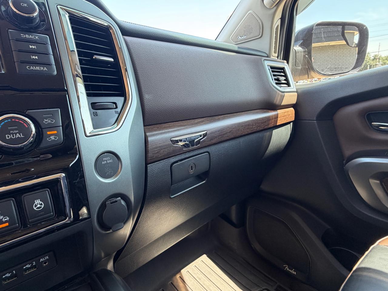Nissan Titan 4x4 Crew Cab Platinum Reserve 2019