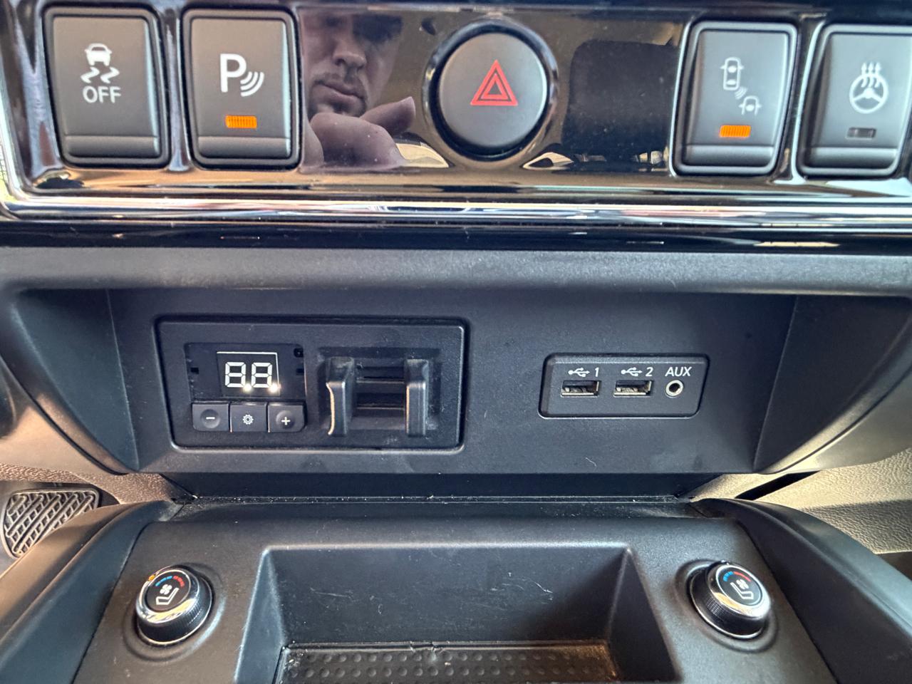 Nissan Titan 4x4 Crew Cab Platinum Reserve 2019