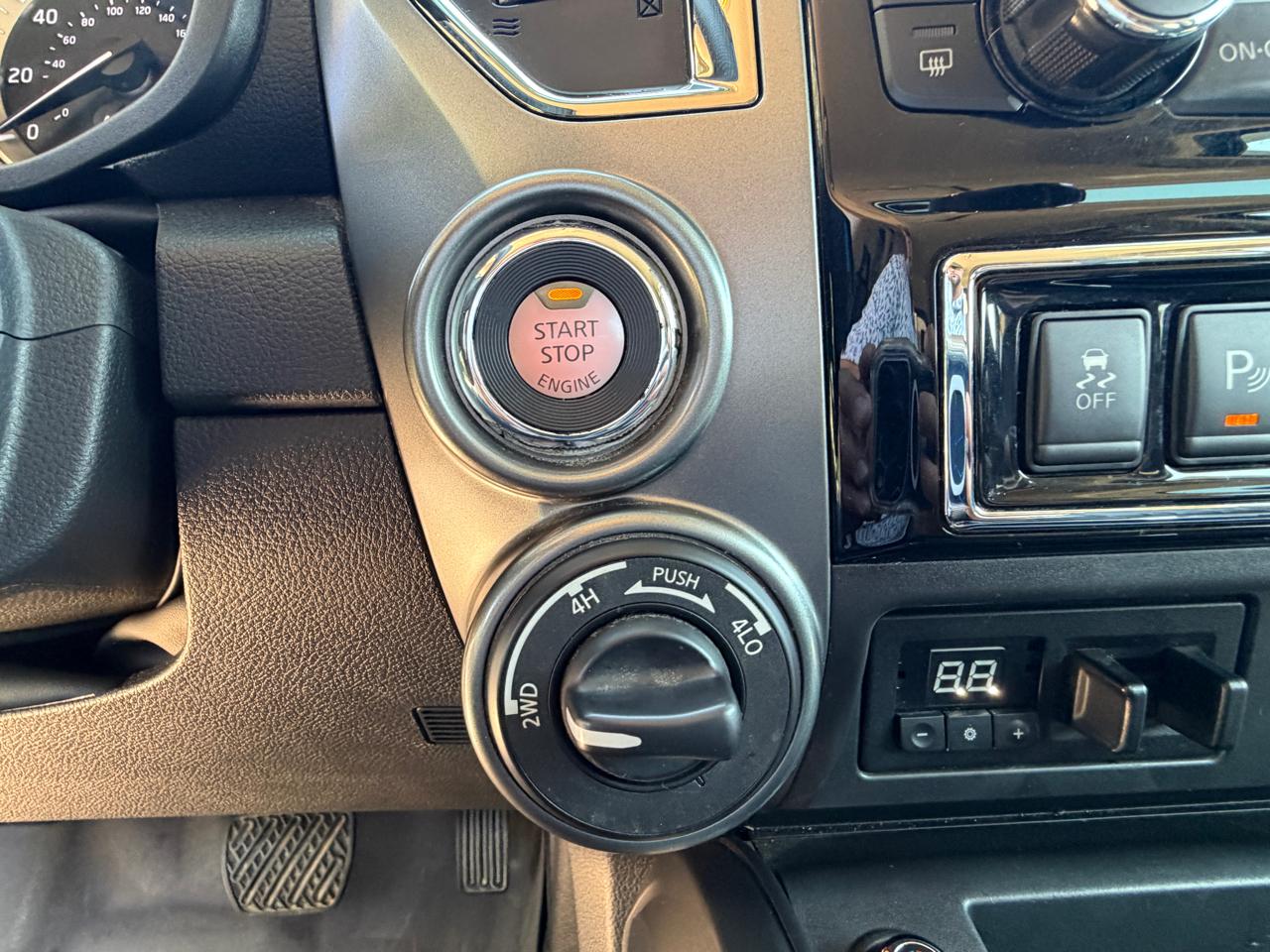 Nissan Titan 4x4 Crew Cab Platinum Reserve 2019